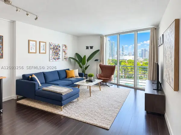325 S Biscayne Blvd #1424, Miami, FL 33131