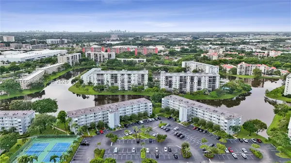 2226 N Cypress Bend Dr #408, Pompano Beach, FL 33069