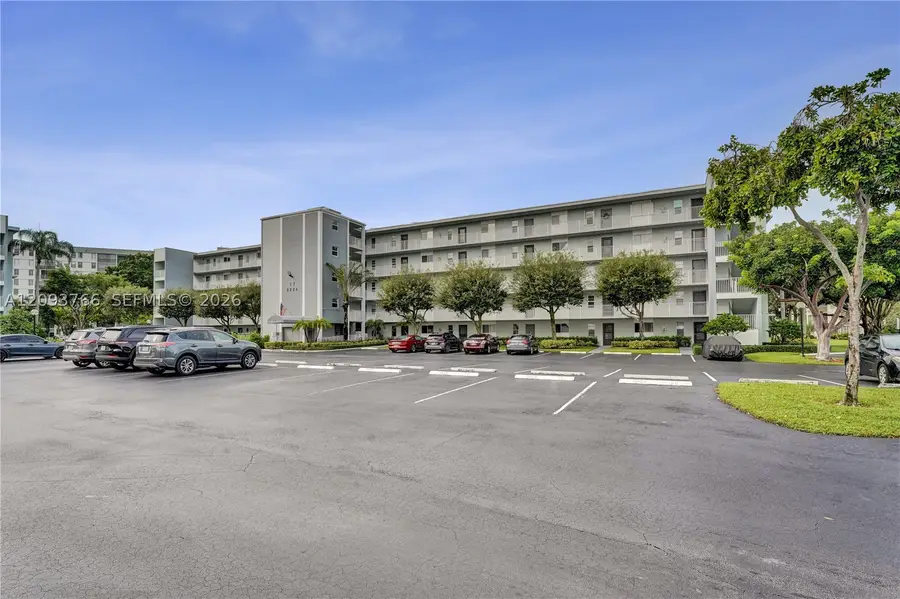 2226 N Cypress Bend Dr #408, Pompano Beach, FL 33069 - #2