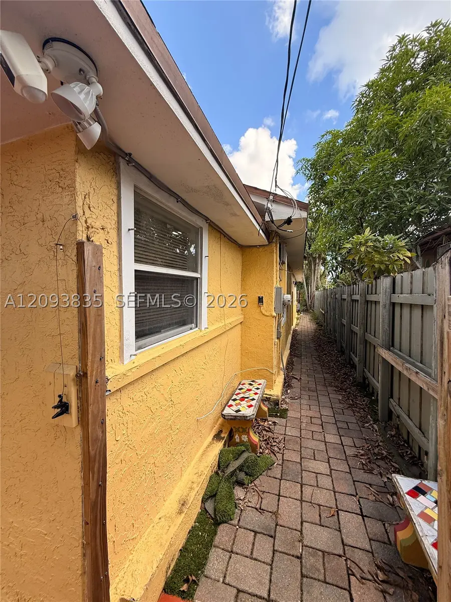 10341 NW 6th Ave, Miami, FL 33150 - #2