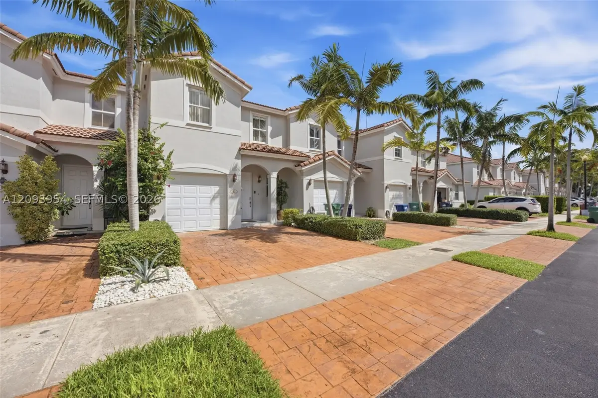 1025 NE 207th Ter, Miami, FL 33179 - #1