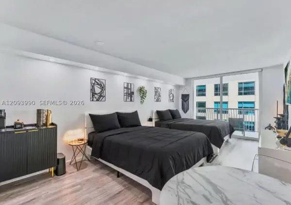 1200 Brickell Bay Dr #2610, Miami, FL 33131