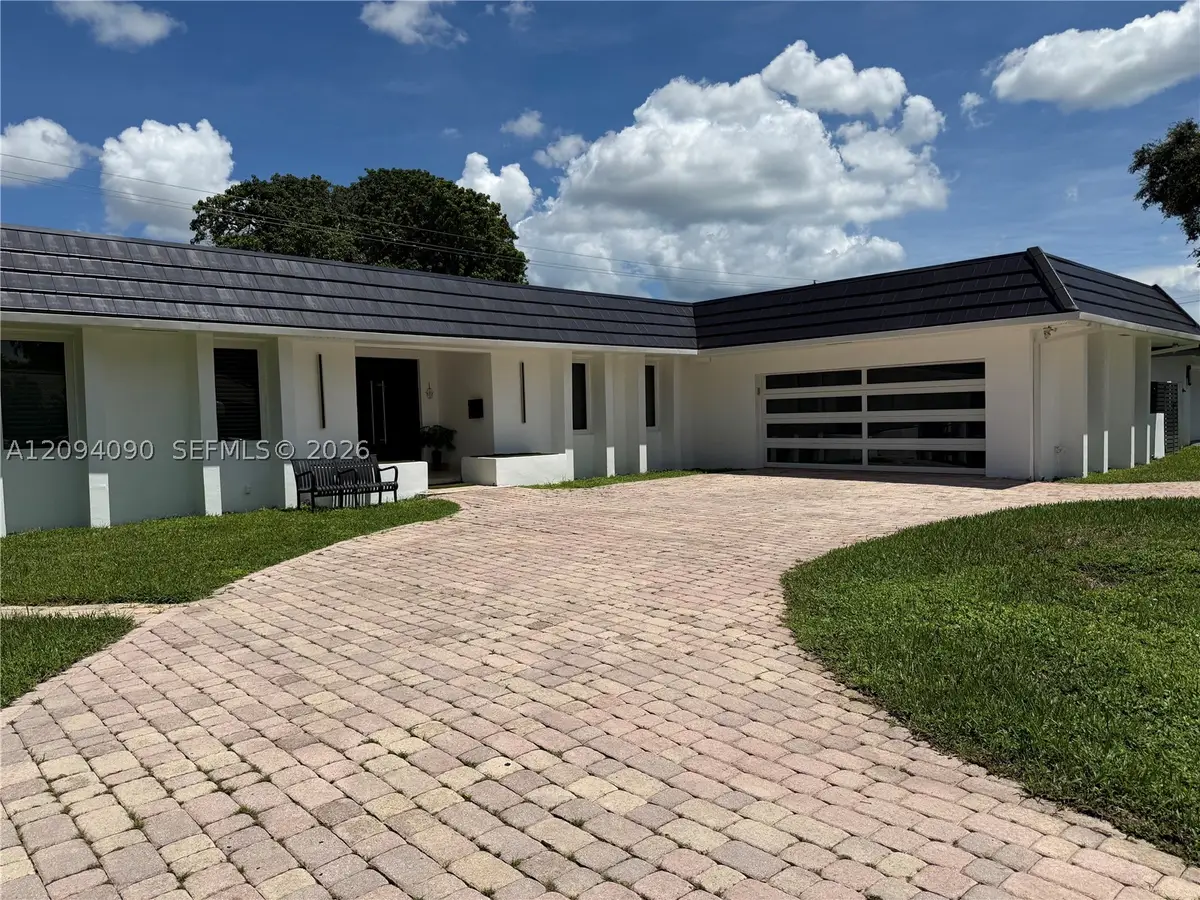 2215 NE 204th St, Miami, FL 33180 - #1