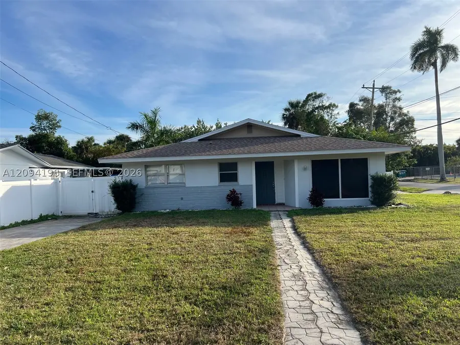 56 Cardinal Dr, North Fort Myers, FL 33917 - #2