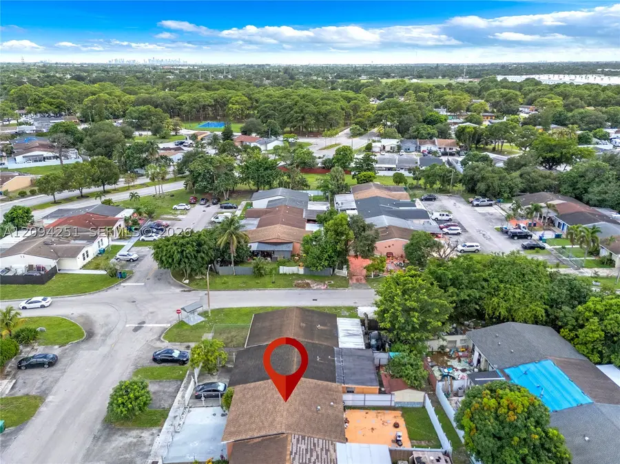 21466 NW 40th Cir Ct, Miami Gardens, FL 33055 - #3