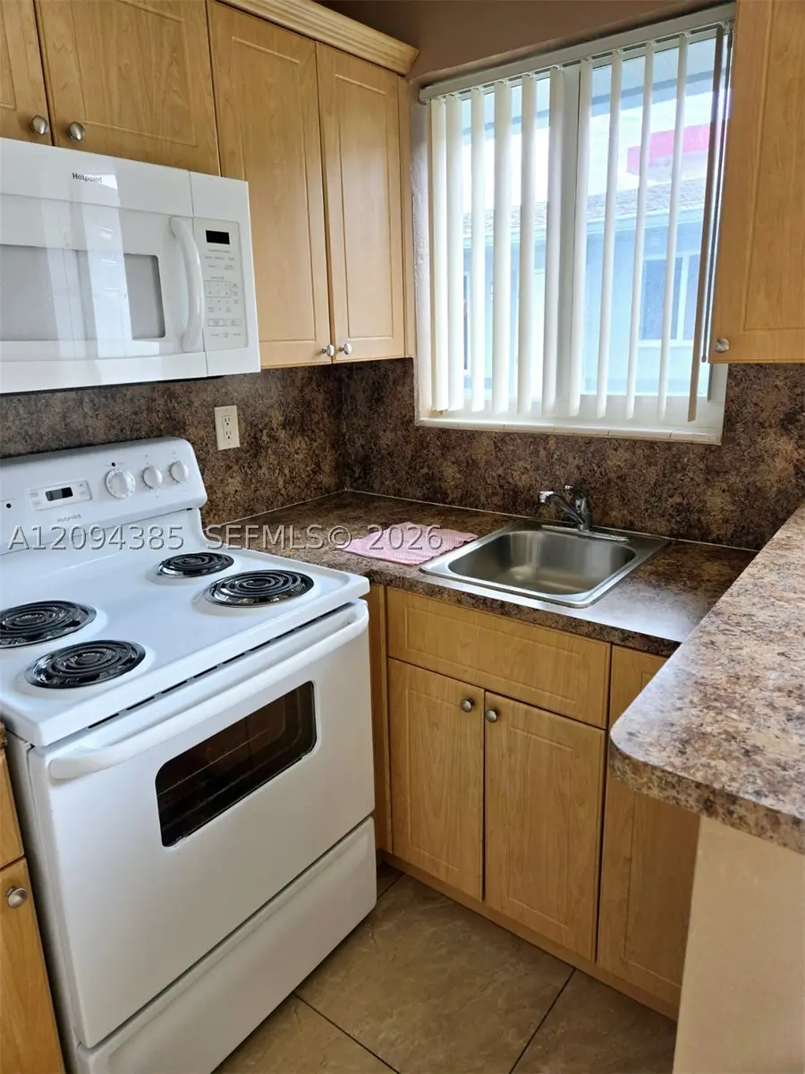 354 W 19th St, Hialeah, FL 33010 - #3