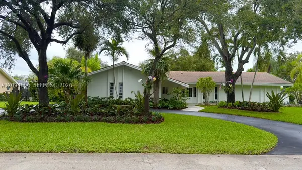 7521 SW 175th St, Palmetto Bay, FL 33157