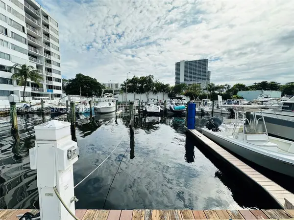 1700 NW N River Dr, Miami, FL 33125