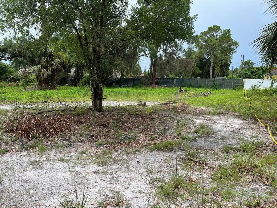 17 Roosevelt Ave, Lehigh Acres, FL 33936 - #2