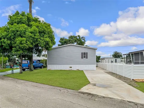 1910 SW 85th Ln, Davie, FL 33324