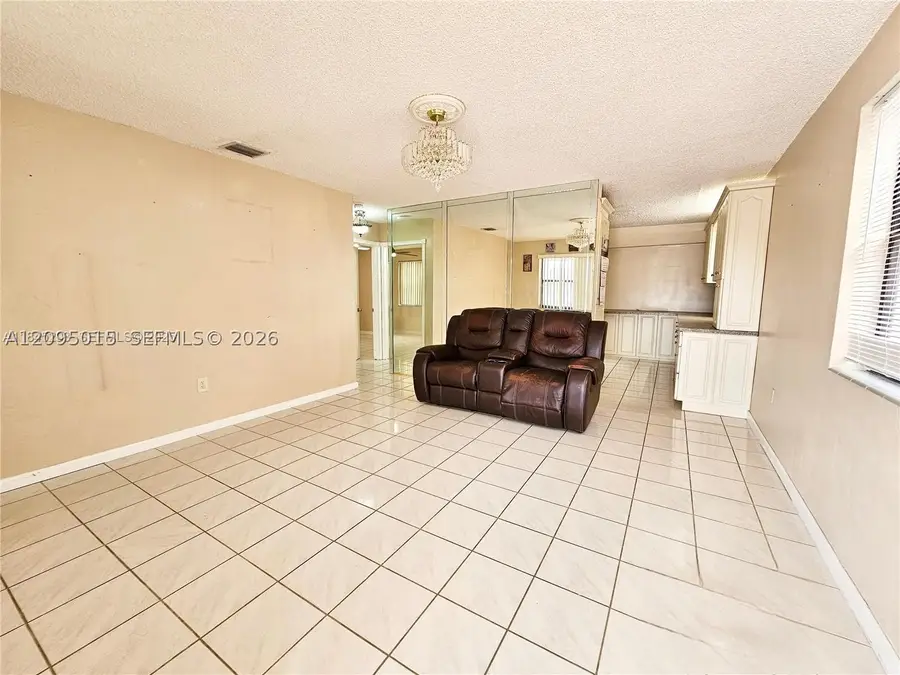 4596 E 8th Ct, Hialeah, FL 33013 - #3