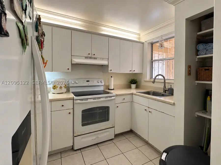 1103 W 39th Ter #20, Hialeah, FL 33012 - #3