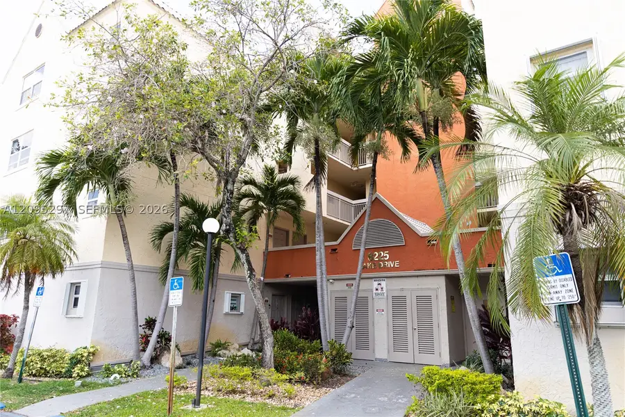 8225 Lake Dr #203, Doral, FL 33166 - #2