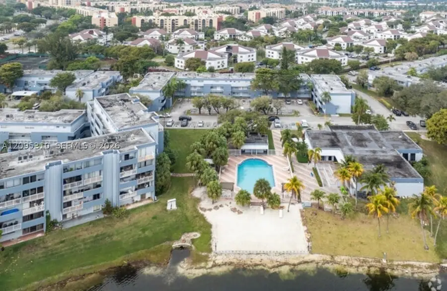 9371 Fontainebleau Blvd #I220, Miami, FL 33172 - #2