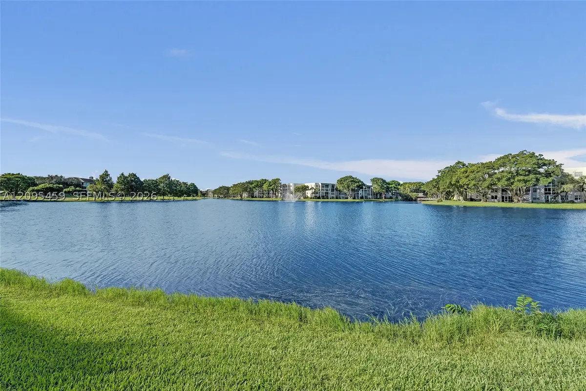 1522 Whitehall Dr #106, Davie, FL 33324 - #1