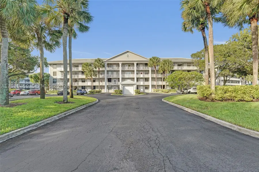 1522 Whitehall Dr #106, Davie, FL 33324 - #2