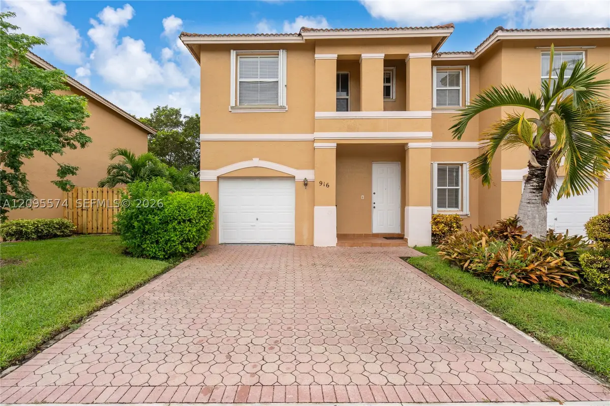 916 NW 135th Ter, Pembroke Pines, FL 33028 - #1