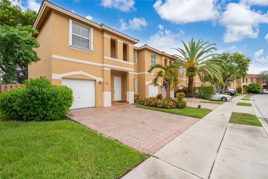916 NW 135th Ter, Pembroke Pines, FL 33028 - #2