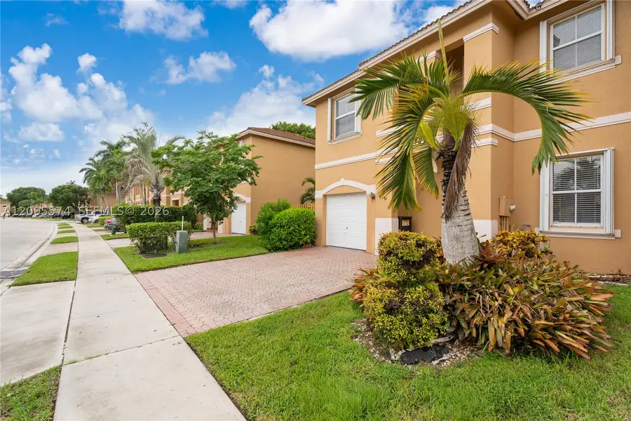 916 NW 135th Ter, Pembroke Pines, FL 33028 - #3