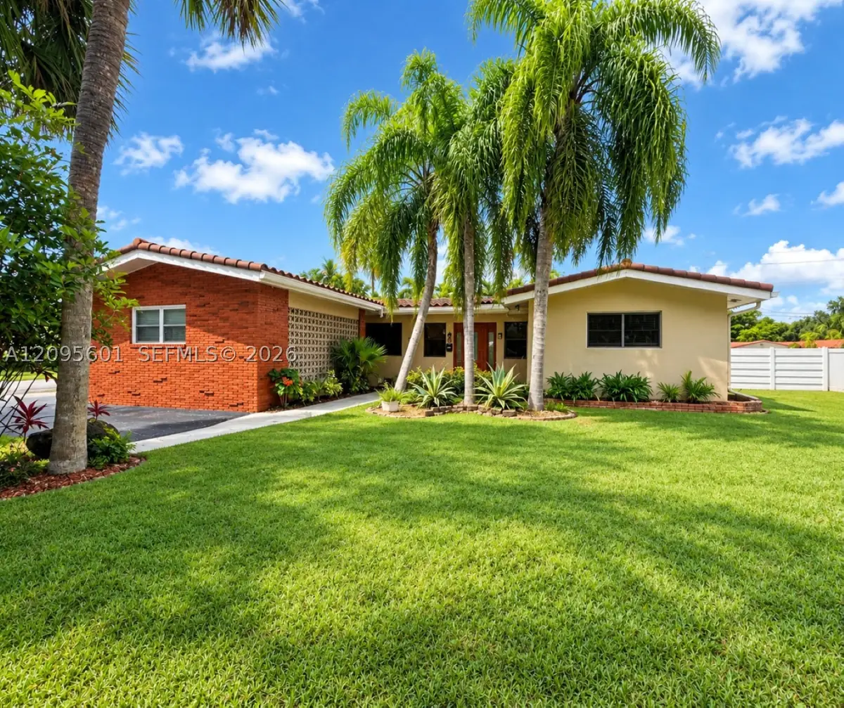 604 N Crescent Dr, Hollywood, FL 33021 - #1