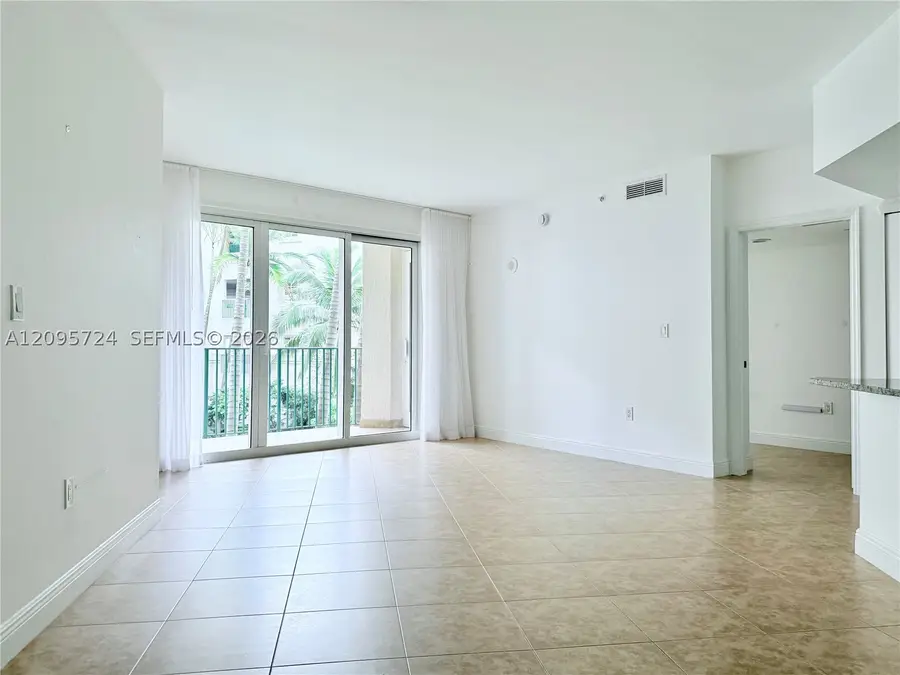 19900 E Country Club Dr #216, Aventura, FL 33180 - #2