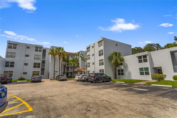 9400 Live Oak Pl #103, Davie, FL 33324