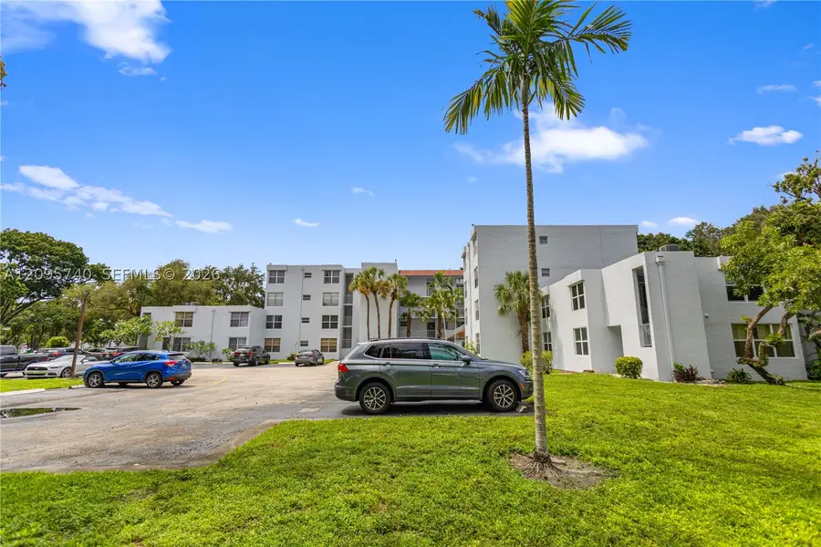 9400 Live Oak Pl #103, Davie, FL 33324 - #2