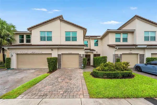 4354 Veleiros Ave, Deerfield Beach, FL 33064