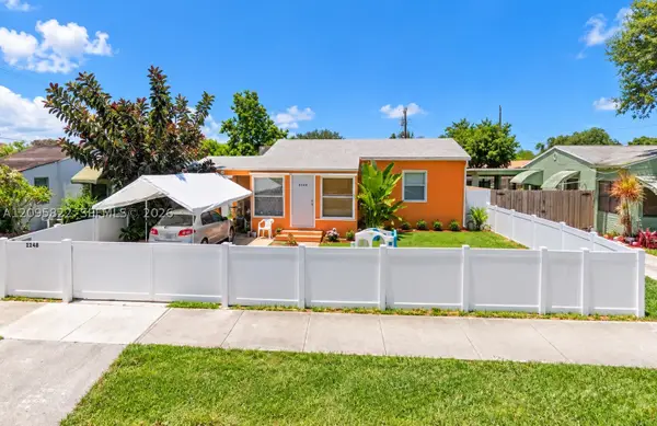 2343 Mckinley St, Hollywood, FL 33020