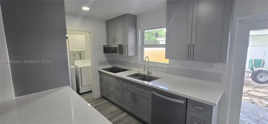 320 N 70th Ter, Hollywood, FL 33024 - #2