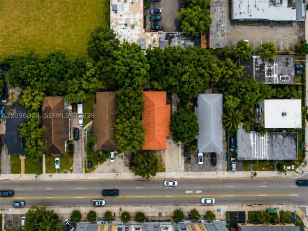 960 SW 7 St, Miami, FL 33130