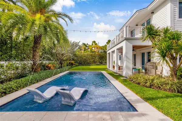 5602 SW 65th Ct, South Miami, FL 33143