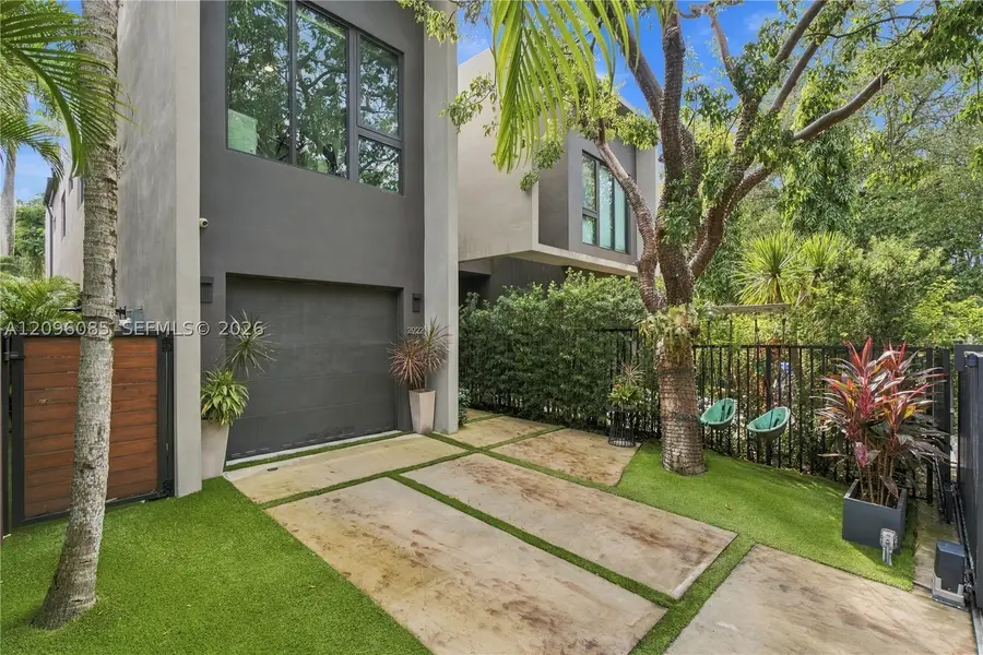 2922 Jackson Ave #2922, Miami, FL 33133 - #3