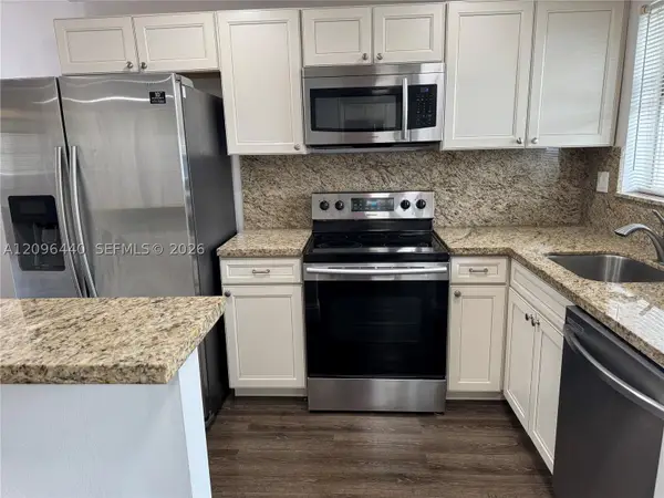 8325 Sunrise Lakes Blvd #103, Sunrise, FL 33322