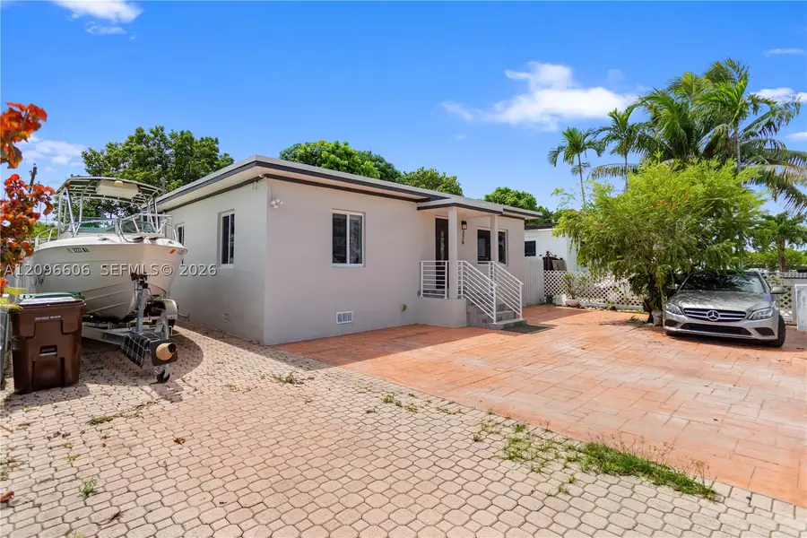 326 E 44th St, Hialeah, FL 33013 - #2