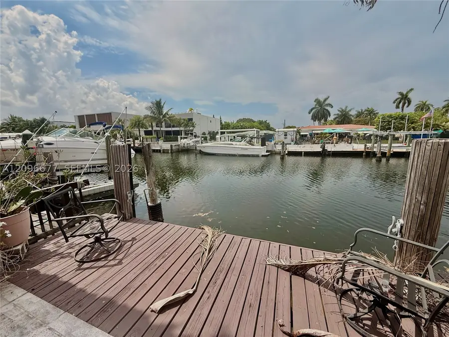 2039 NE 123rd St, North Miami, FL 33181 - #3