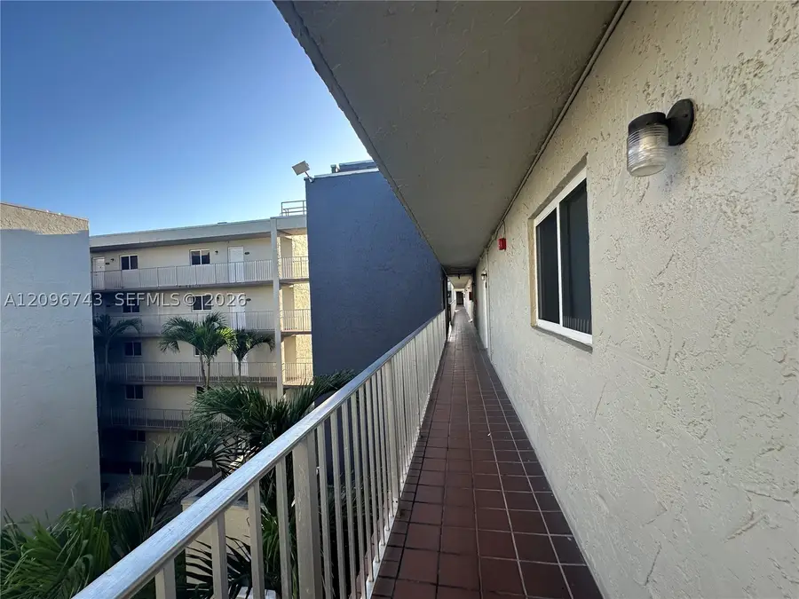 10000 NW 80th Ct #2424, Hialeah Gardens, FL 33016 - #2
