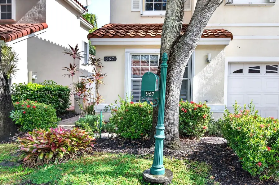 967 Azure Ln, Weston, FL 33326 - #3
