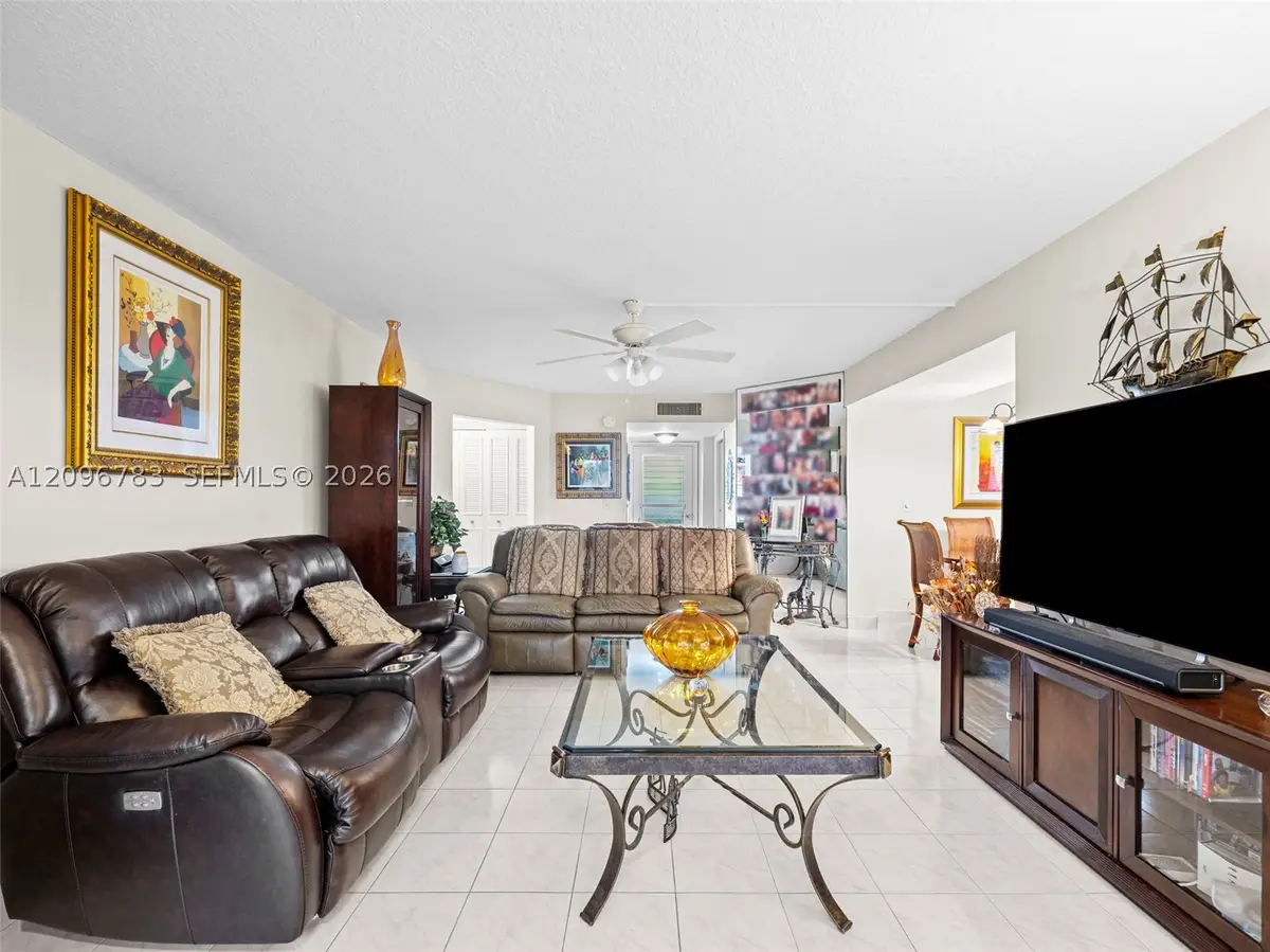 3661 Via Poinciana #401, Lake Worth, FL 33467 - #1