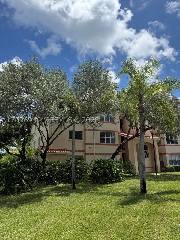 3450 N Pinewalk Dr N #421, Margate, FL 33063