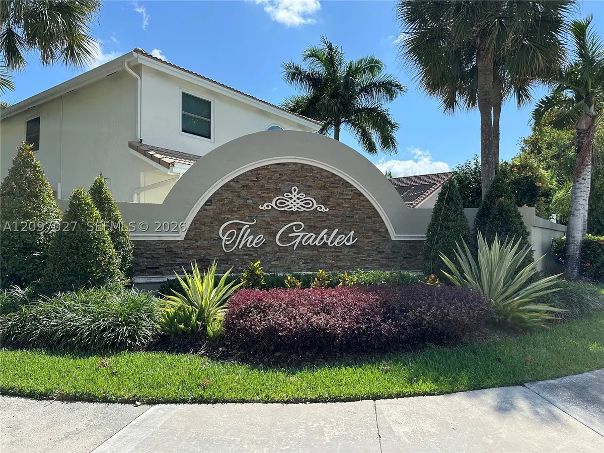 112 Gables Blvd, Weston, FL 33326 - #1
