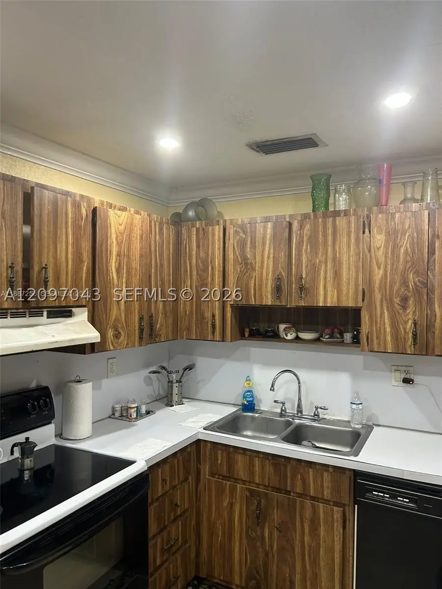 9426 SW 6th Ln, Miami, FL 33174 - #2
