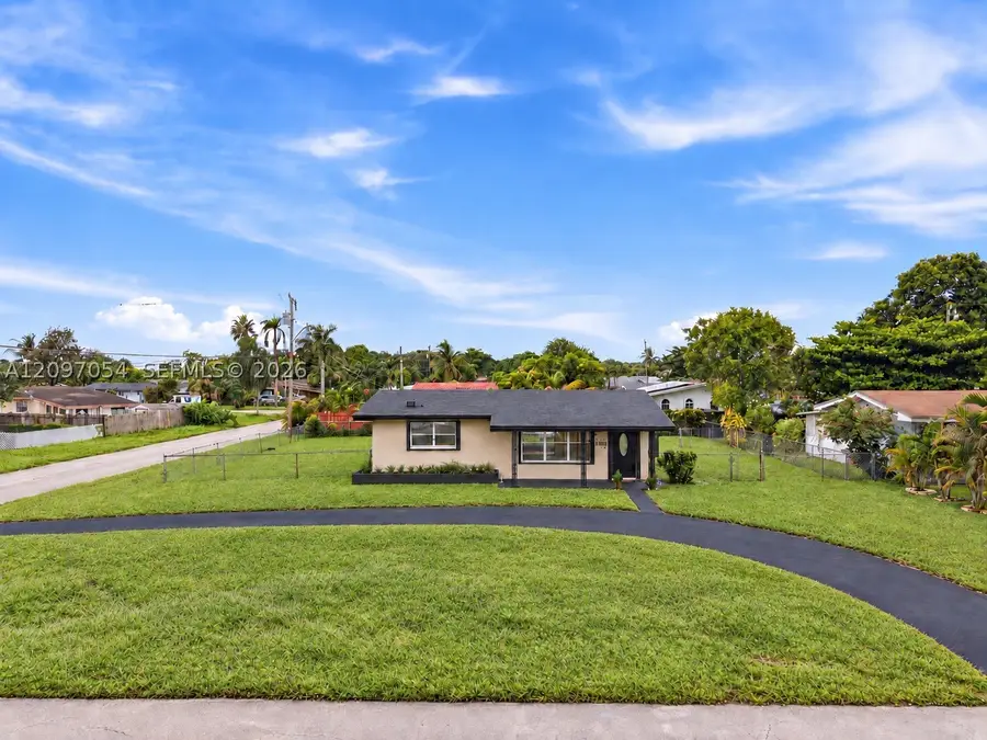 2724 Acapulco Dr, Miramar, FL 33023 - #2