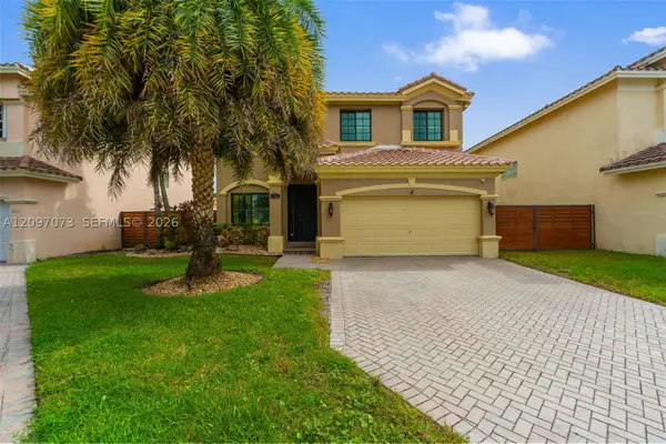 2001 NW 99th Ter, Pembroke Pines, FL 33024