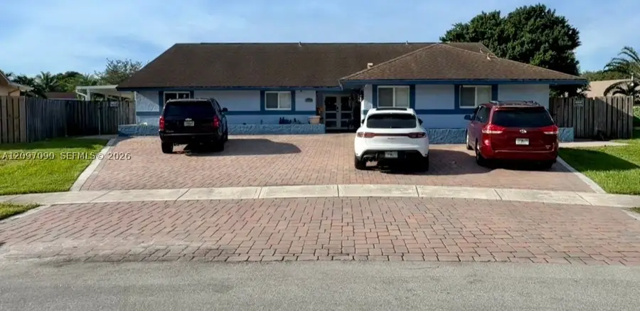 11810 NW 16th St, Pembroke Pines, FL 33026 - #2