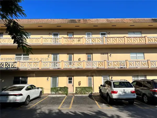 3530 NW 52nd Ave #403, Lauderdale Lakes, FL 33319