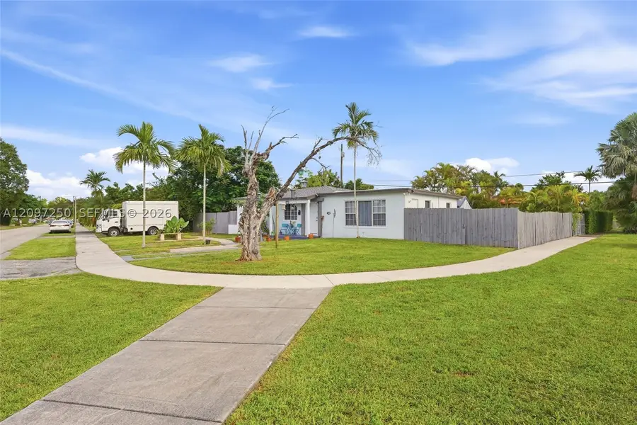 9270 SW 43rd St, Miami, FL 33165 - #3