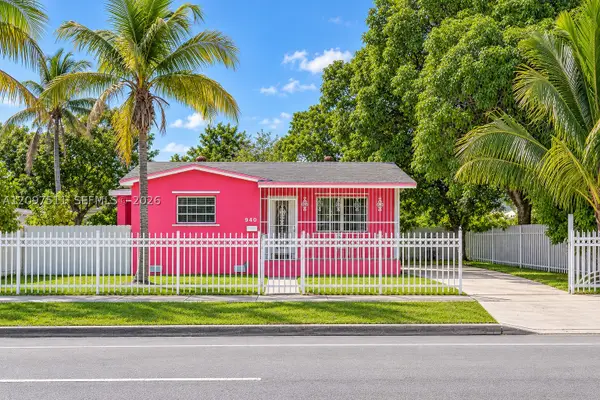 940 NW 135th St, North Miami, FL 33168