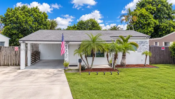 6771 Harding St, Hollywood, FL 33024
