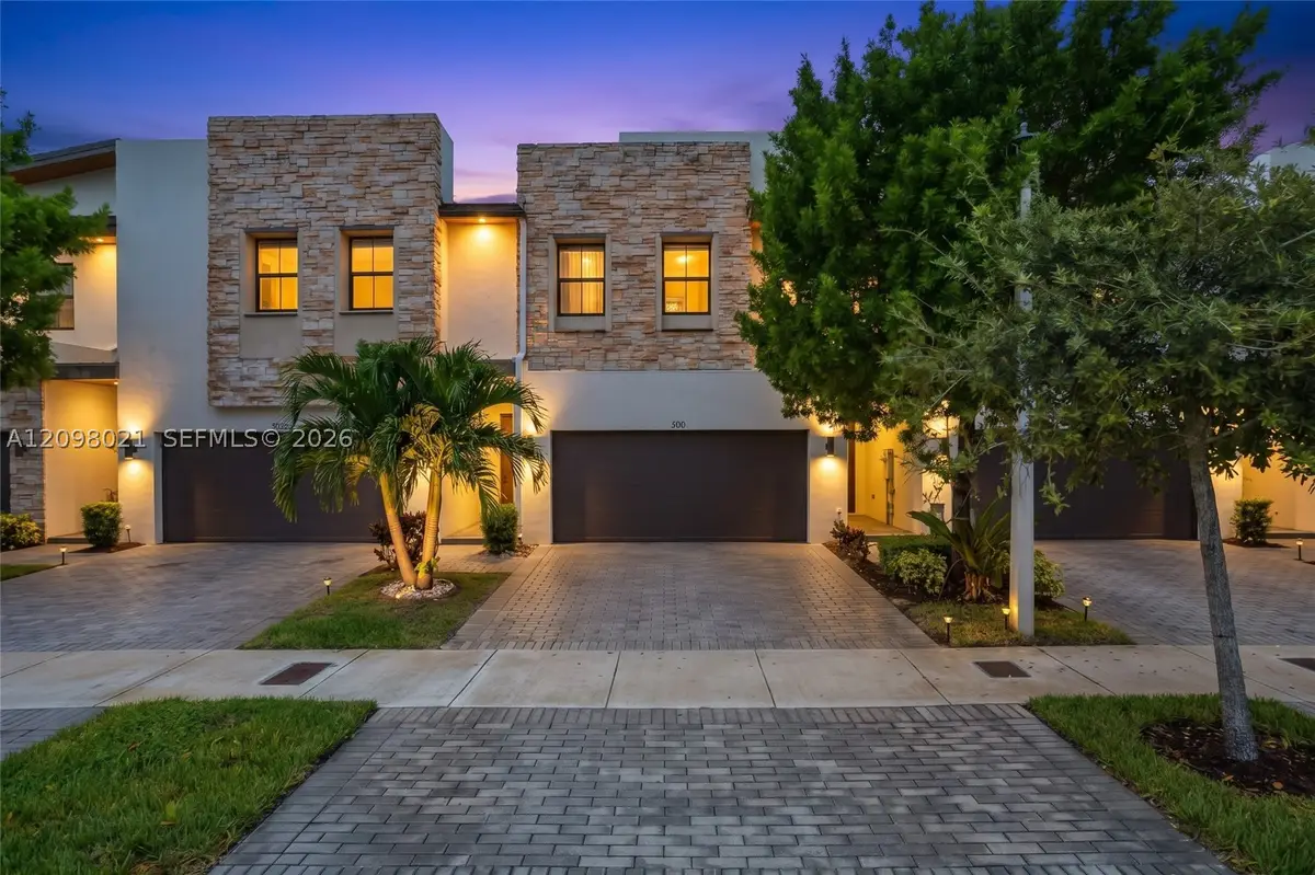 8110 NW 104th Ct, Doral, FL 33178 - #1
